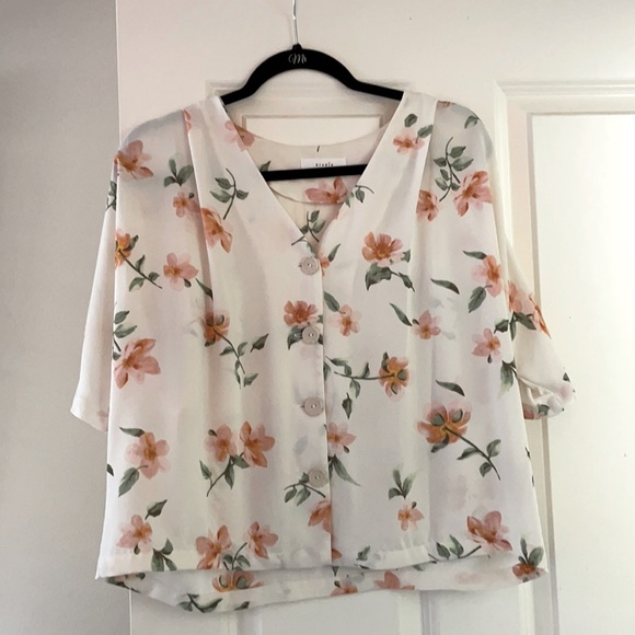 Elodie Tops - Women’s Elodie floral button down blouse